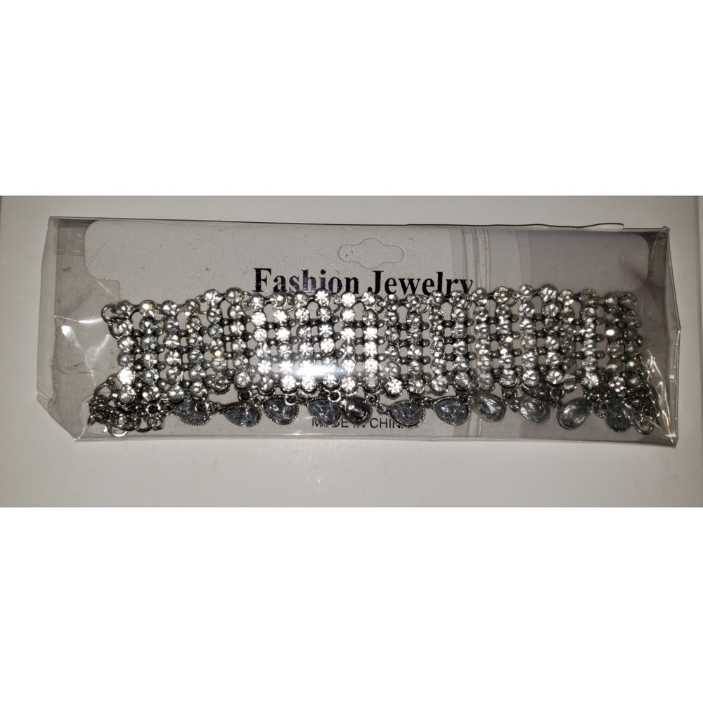 Necklace Tassel Choker - Picture 7 of 7